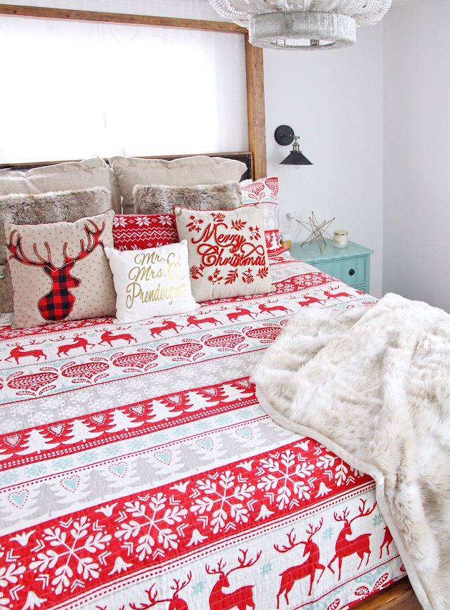 Christmas bedding decor